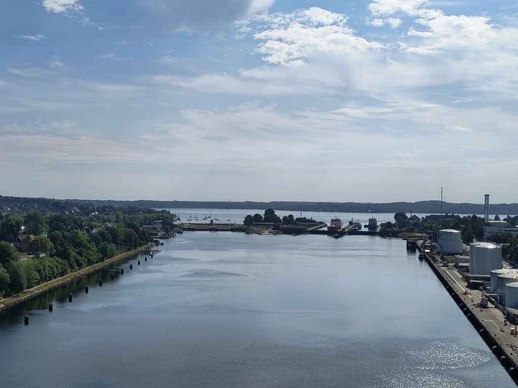 Blick von der Holtenauer Hochbrücke