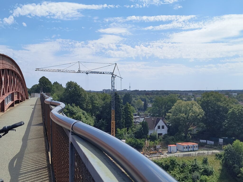 Blick von Levensauer Hochbrücke auf Kanalbaustelle
