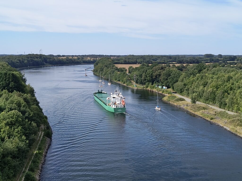 Blick auf Nordostseekanal